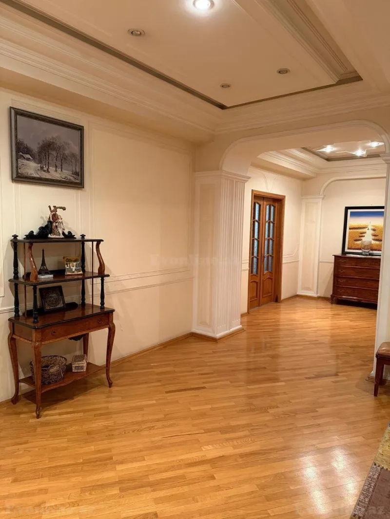 Satılır 4 otaqlı Mənzil Yeni tikili 160 m² Gənclik m. - şəkil 9