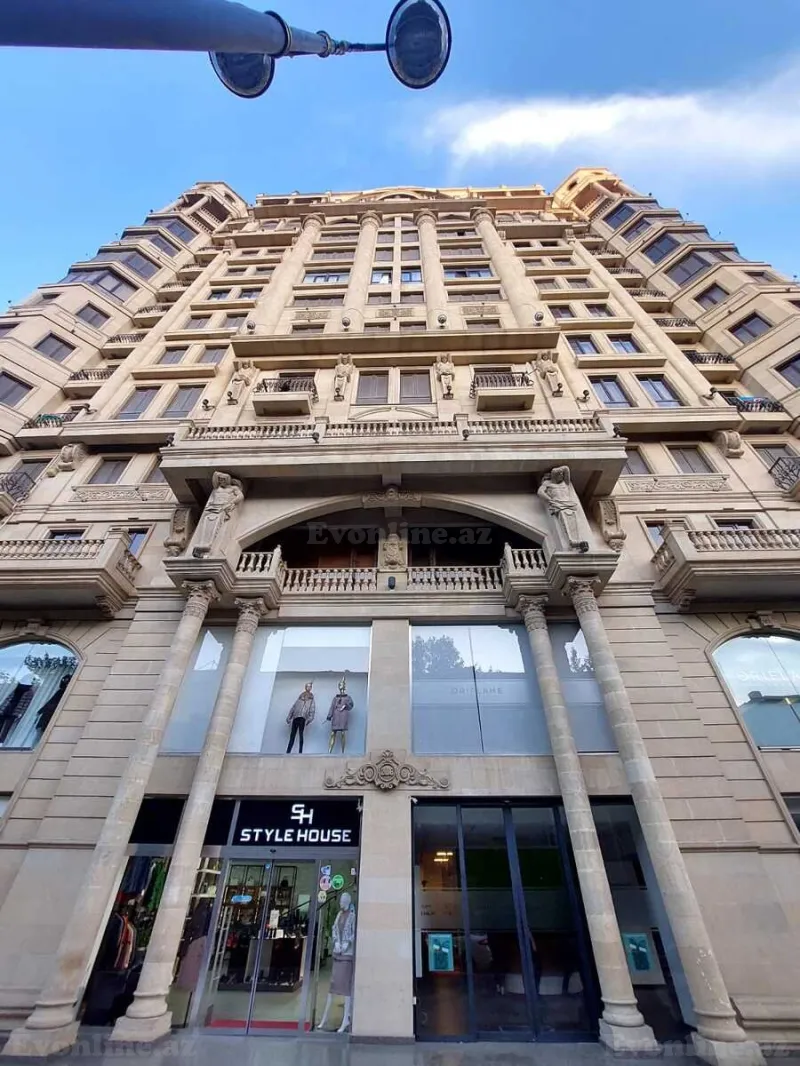 4 otaqlı Mənzil 288 m² İçərişəhər m. Satılır