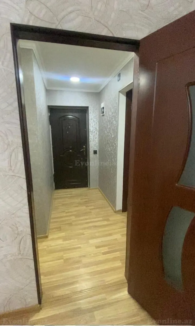 Satılır 3 otaqlı Mənzil Köhnə tikili 70 m² Avtovağzal m. - şəkil 3