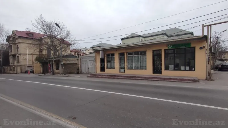 Obyekt 100 m² 6-cı mikrorayon Satılır