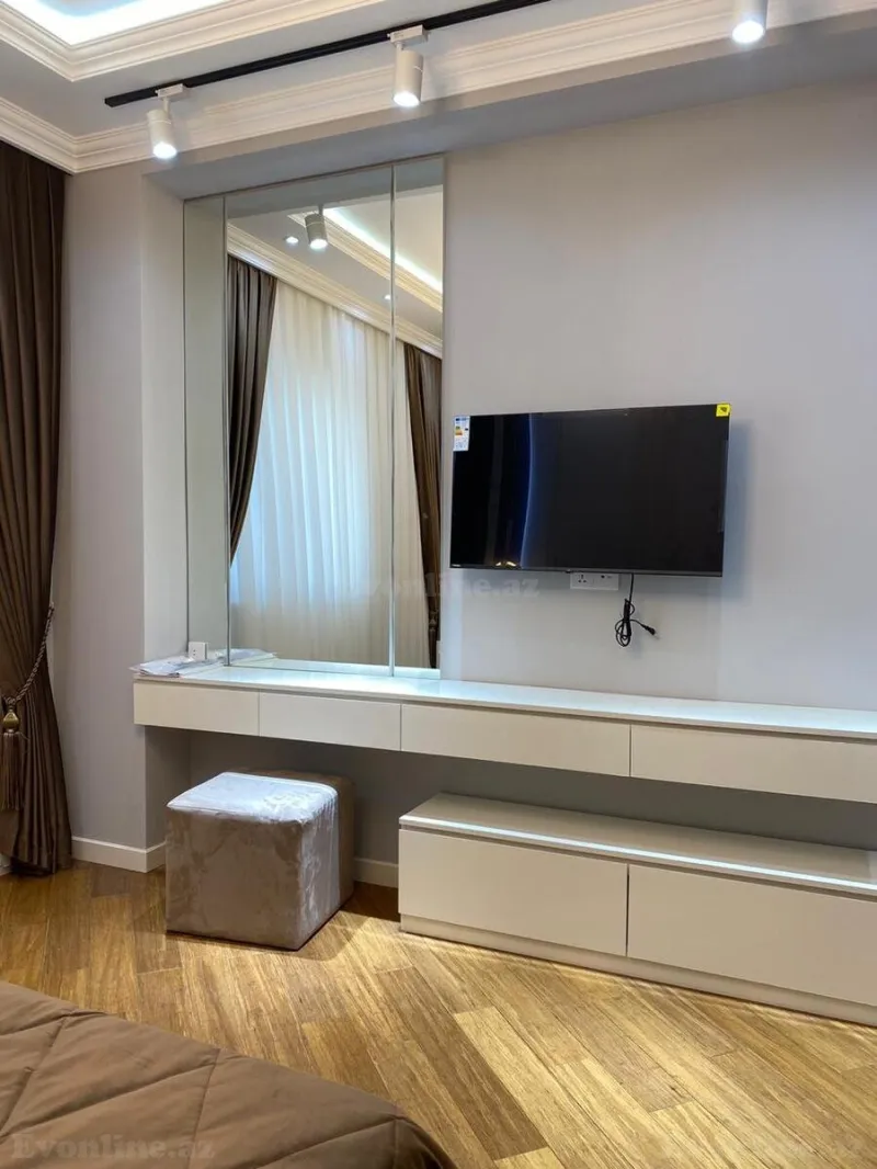 Kirayə verilir 3 otaqlı Mənzil Yeni tikili 157 m² Xətai r. - şəkil 4