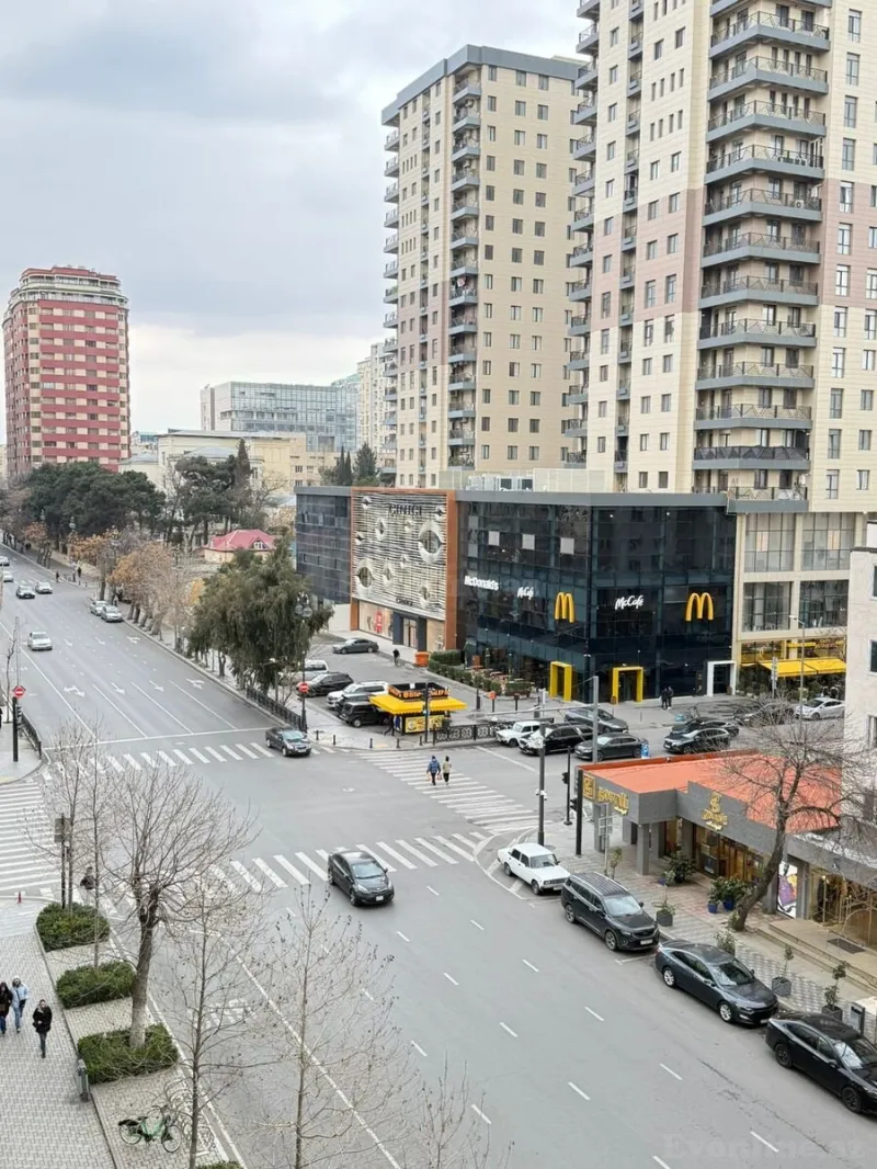 Kirayə verilir 2 otaqlı Mənzil Yeni tikili 100 m² Gənclik m.