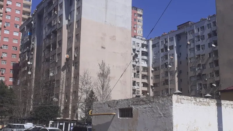 2 otaqlı Mənzil 58 m² İnşaatçılar m. Satılır