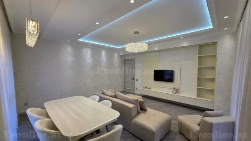 3 otaqlı Mənzil 130 m² Xətai m. Kirayə verilir