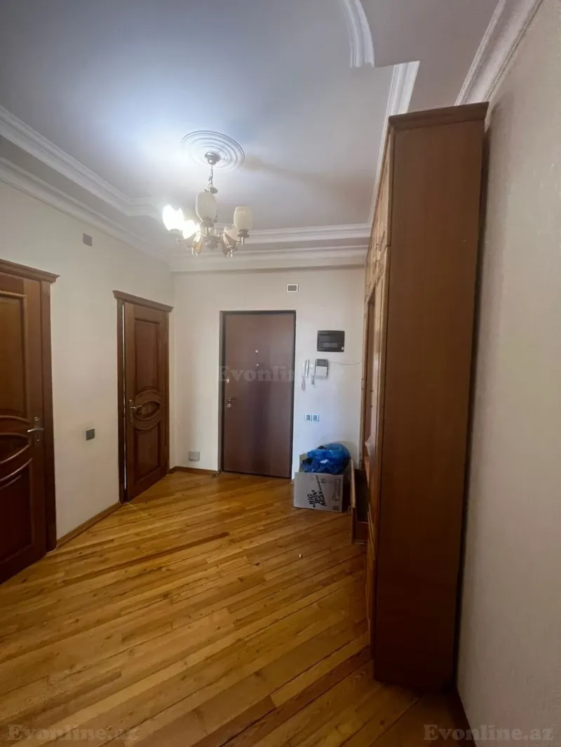 Satılır 3 otaqlı Mənzil Yeni tikili 130 m² Səbail r. - şəkil 8