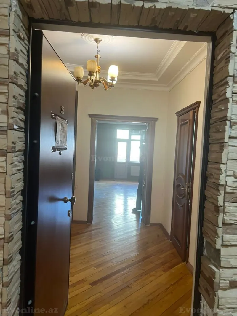 Satılır 3 otaqlı Mənzil Yeni tikili 130 m² Səbail r. - şəkil 15