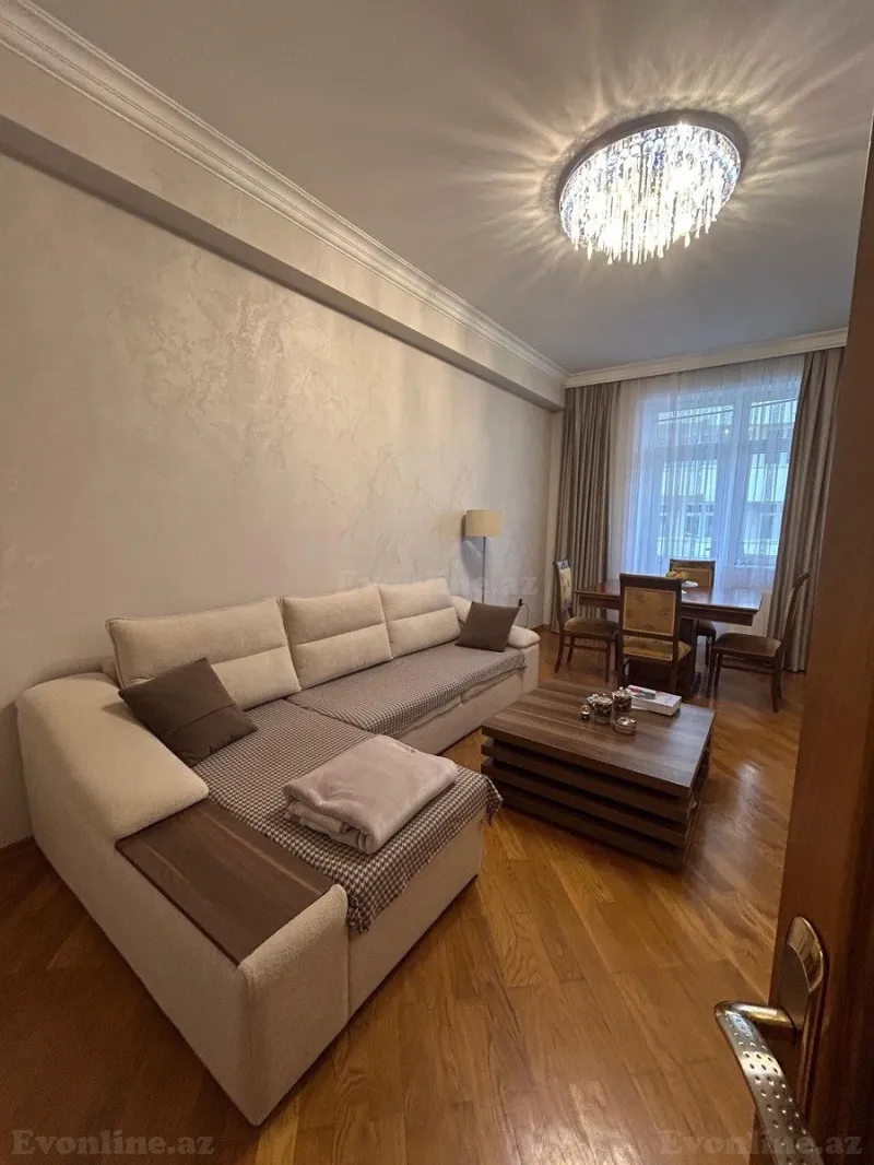 2 otaqlı Mənzil 90 m² Xətai m. Kirayə verilir