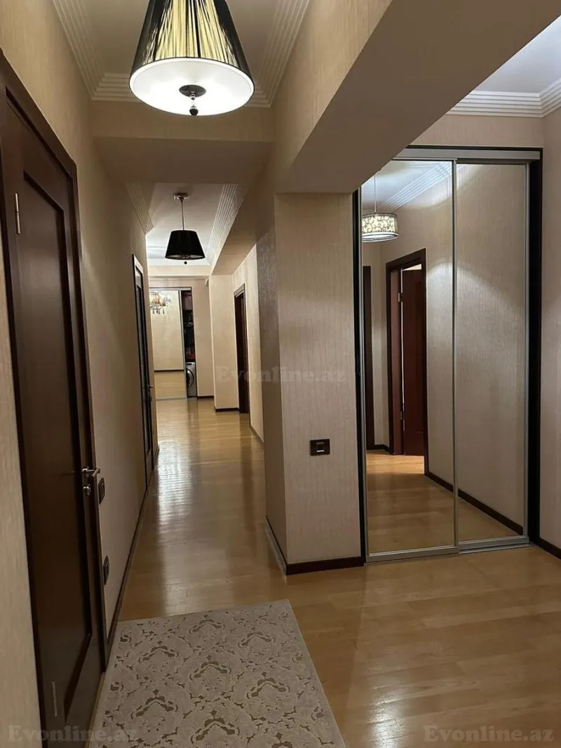 Satılır 4 otaqlı Mənzil Yeni tikili 180 m² 28 May m. - şəkil 8