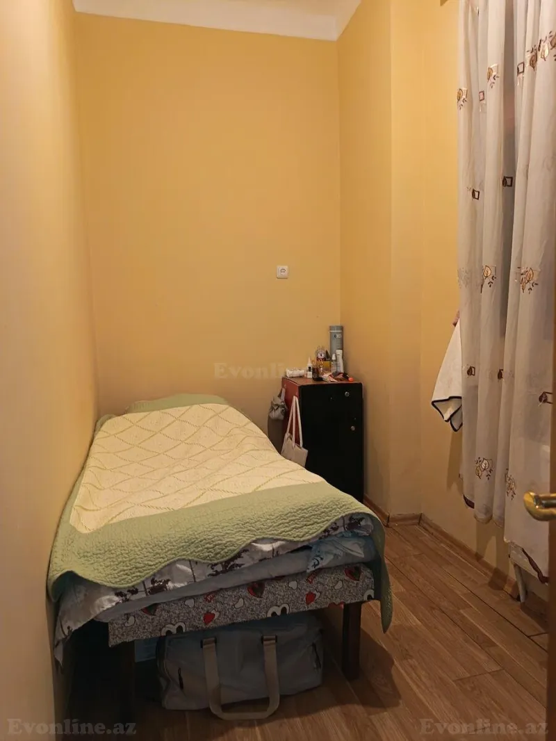 Satılır 4 otaqlı Mənzil Köhnə tikili 72 m² Nəsimi r.