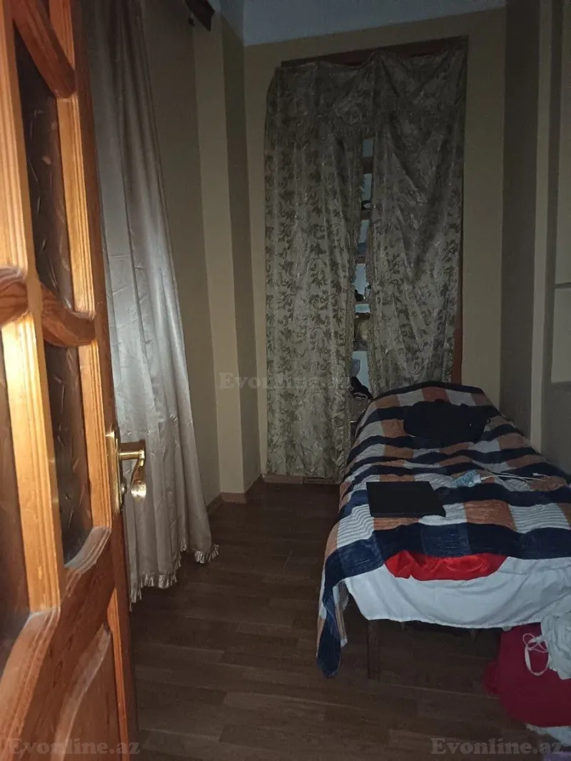 Satılır 4 otaqlı Mənzil Köhnə tikili 72 m² Nəsimi r. - şəkil 3