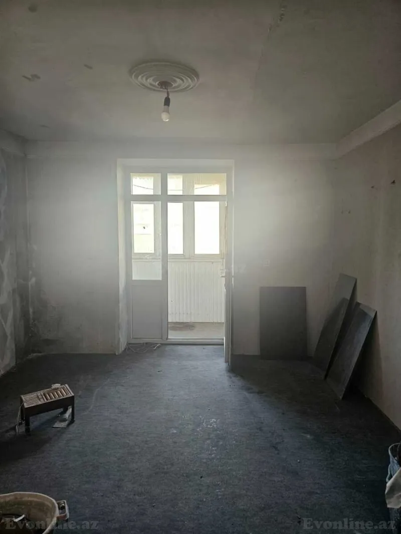 1 otaqlı Mənzil 30 m² Elmlər Akademiyası m. Satılır