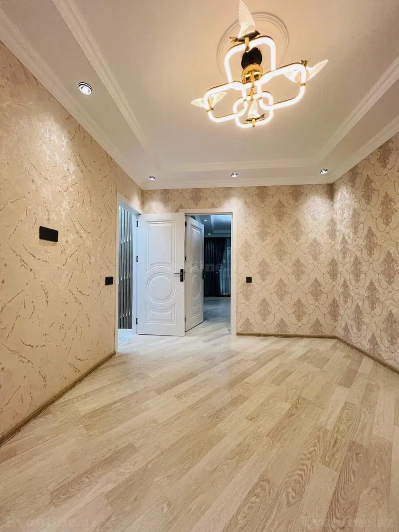 3 otaqlı Mənzil 55 m² 1-ci mikrorayon Satılır