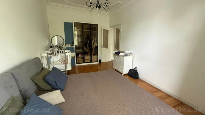 Satılır 3 otaqlı Mənzil Köhnə tikili 70 m² Nəsimi r. - şəkil 5