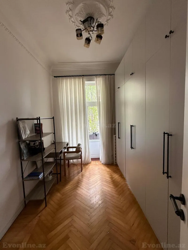 Satılır 3 otaqlı Mənzil Köhnə tikili 70 m² Nəsimi r. - şəkil 10
