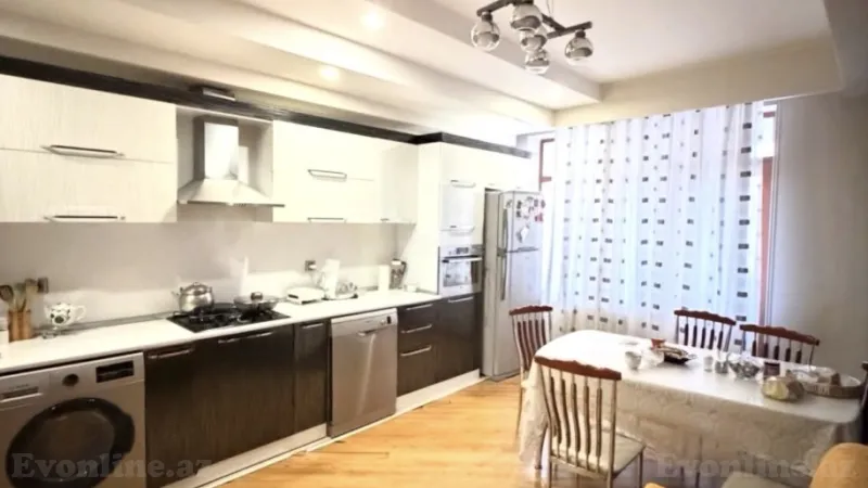 Satılır 4 otaqlı Mənzil Yeni tikili 150 m² Yasamal r. - şəkil 3