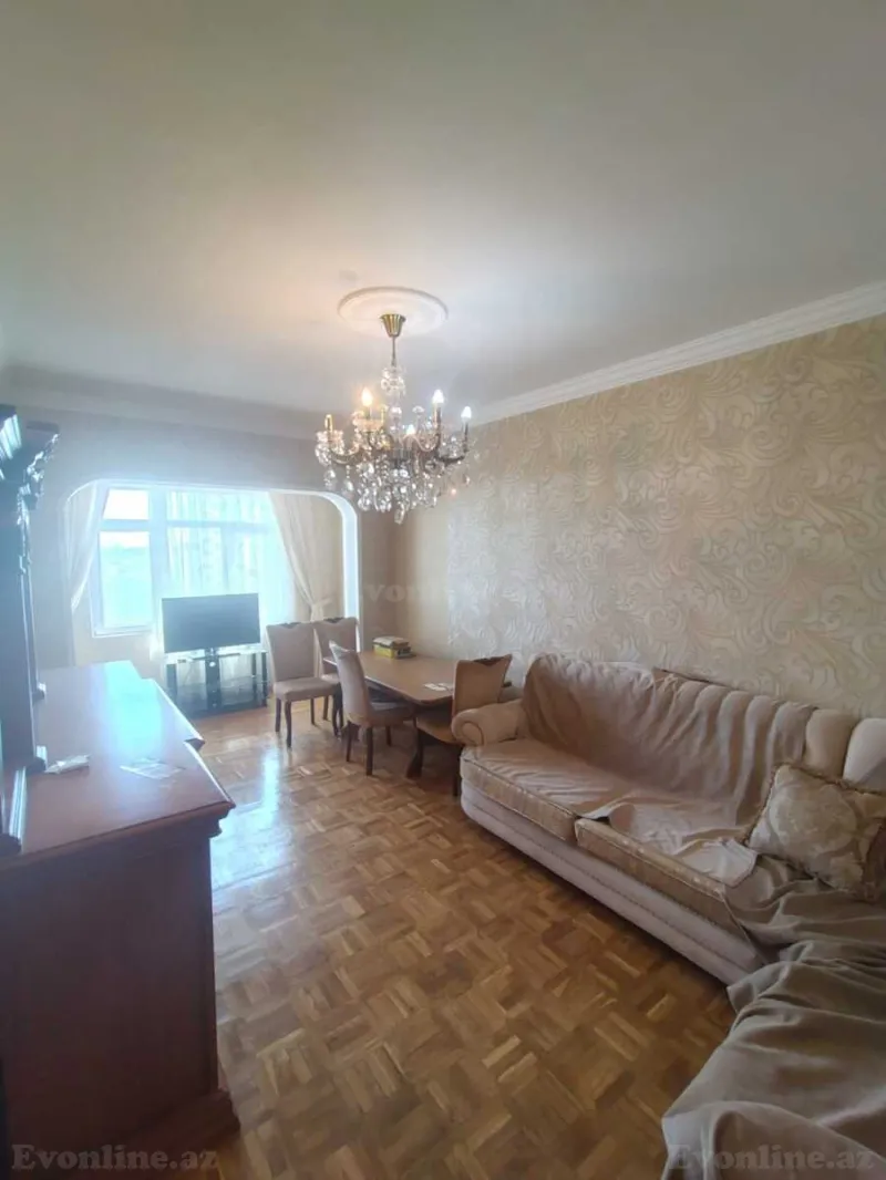 Kirayə verilir 4 otaqlı Mənzil Köhnə tikili 110 m² 9-cu mikrorayon
