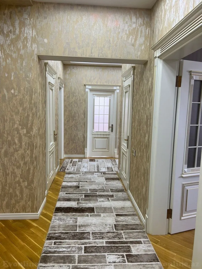 Satılır 4 otaqlı Mənzil Yeni tikili 135 m² 3-cü mikrorayon - şəkil 2