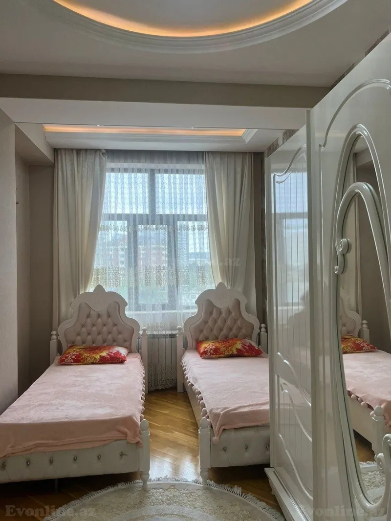 Satılır 4 otaqlı Mənzil Yeni tikili 135 m² 3-cü mikrorayon - şəkil 6