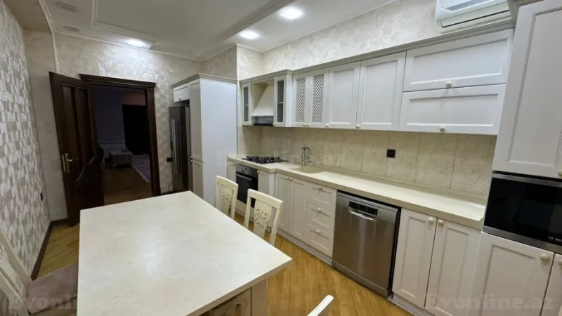 Kirayə verilir 4 otaqlı Mənzil Yeni tikili 200 m² Xətai m. - şəkil 11