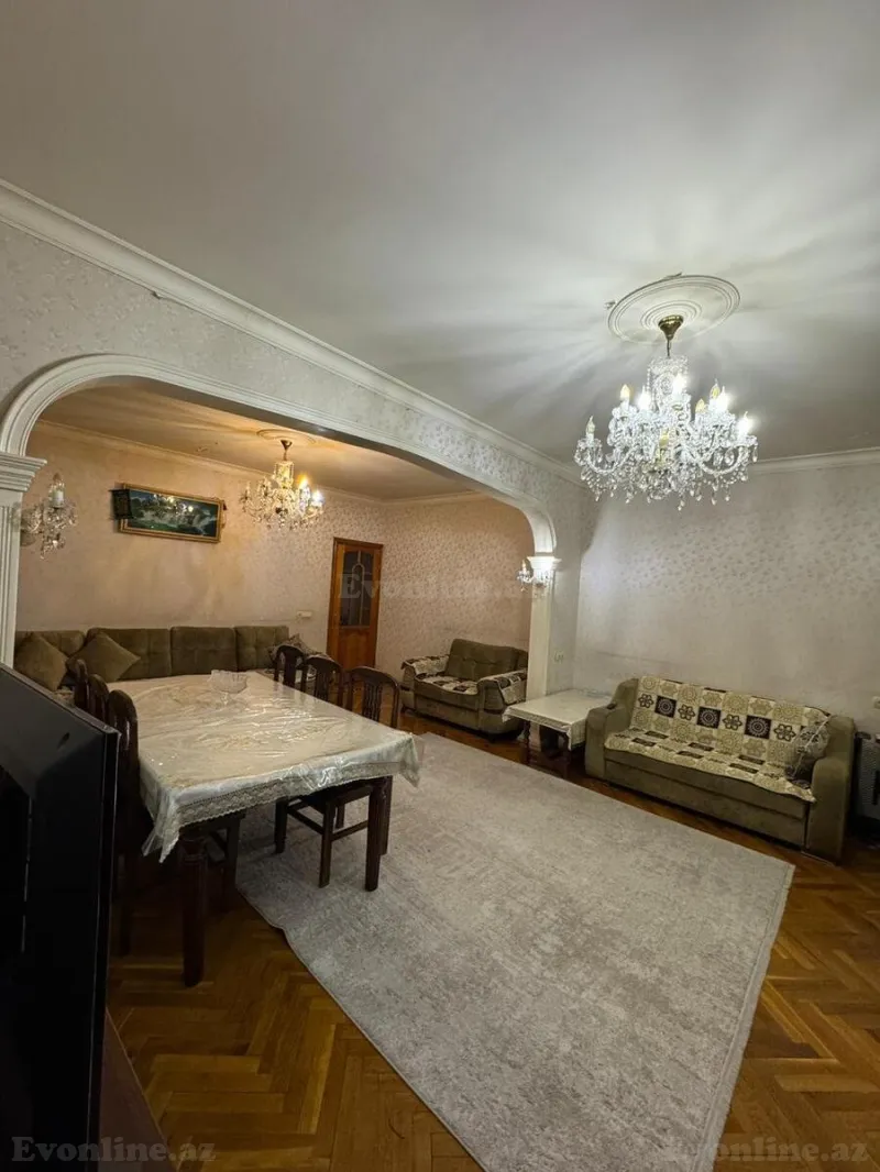 Satılır 5 otaqlı Mənzil Köhnə tikili 110 m² 8-ci mikrorayon - şəkil 2