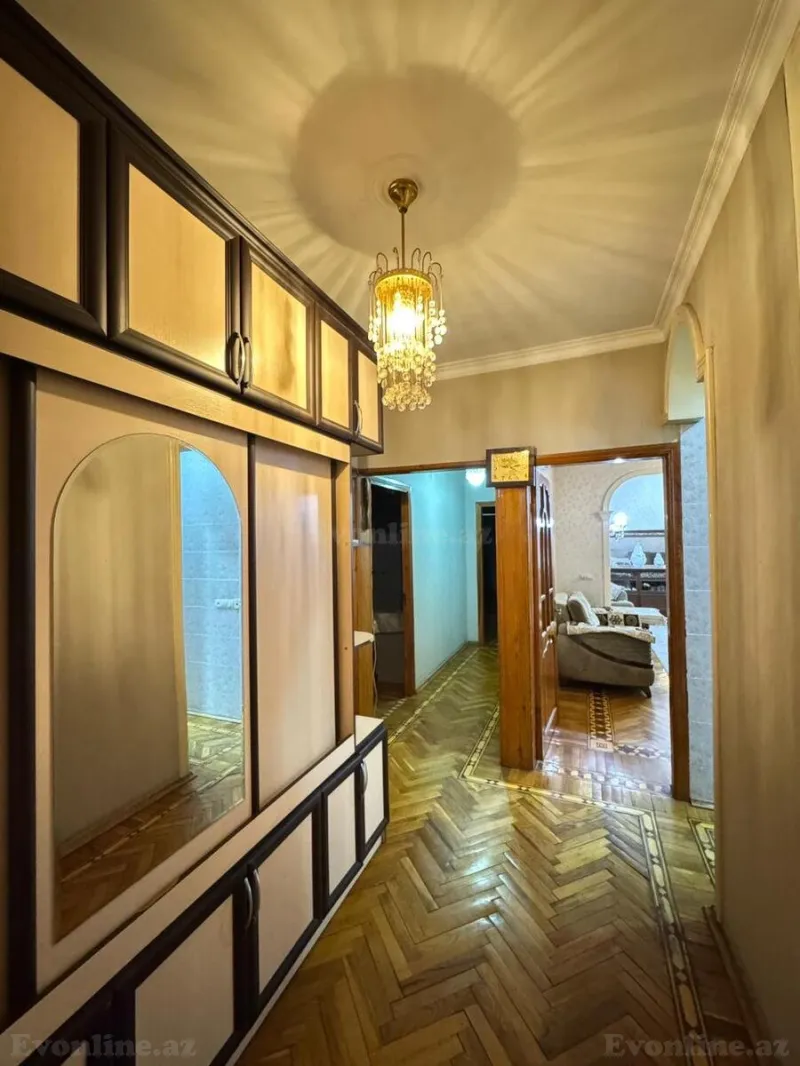 Satılır 5 otaqlı Mənzil Köhnə tikili 110 m² 8-ci mikrorayon - şəkil 3