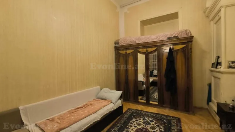 Satılır 4 otaqlı Mənzil Köhnə tikili 148 m² Səbail r. - şəkil 4