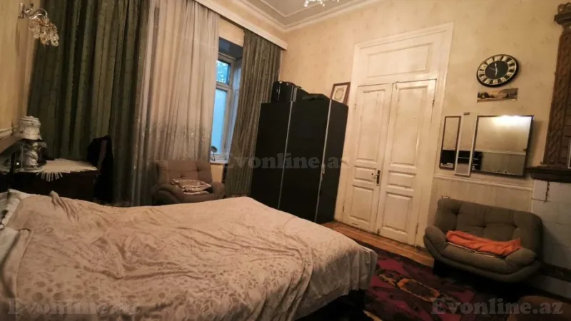 Satılır 4 otaqlı Mənzil Köhnə tikili 148 m² Səbail r. - şəkil 5