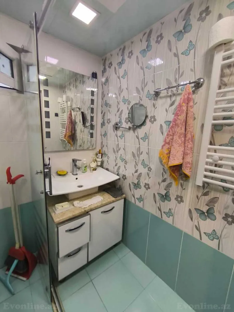 Satılır 4 otaqlı Mənzil Köhnə tikili 148 m² Səbail r. - şəkil 6
