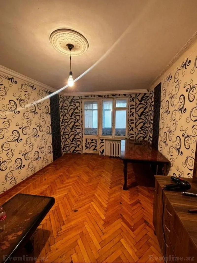 3 otaqlı Mənzil 70 m² İnşaatçılar m. Satılır