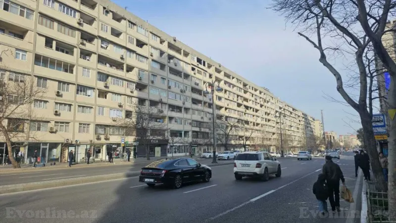 2 otaqlı Mənzil 35 m² İnşaatçılar m. Satılır