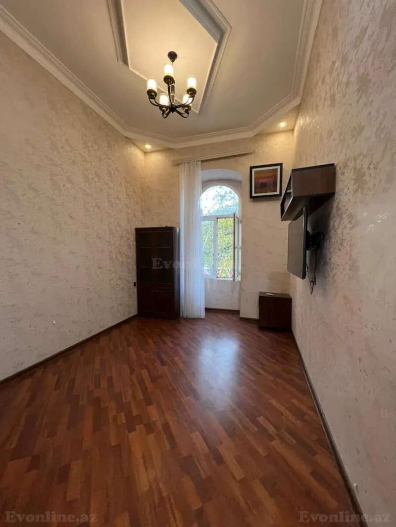 Satılır 3 otaqlı Mənzil Köhnə tikili 60 m² Sahil m. - şəkil 4