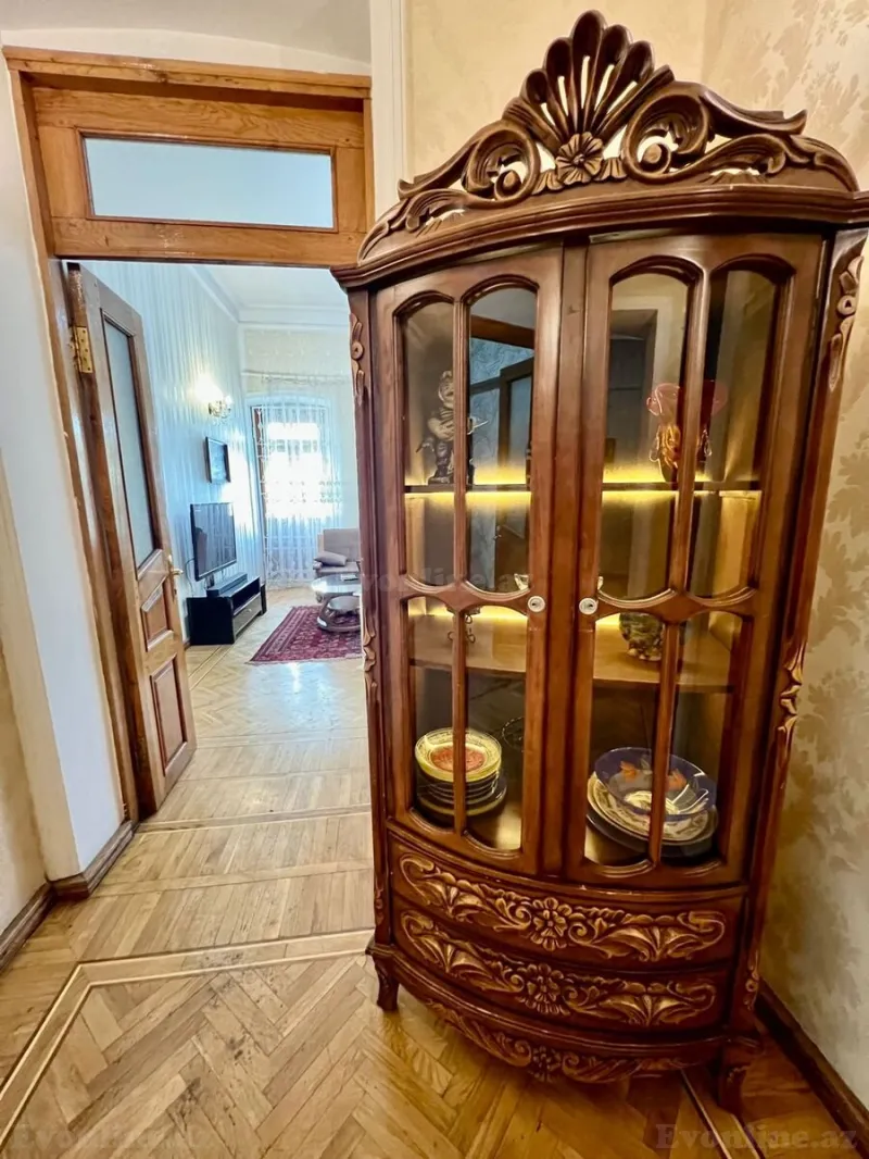 Kirayə verilir 3 otaqlı Mənzil Köhnə tikili 135 m² Sahil m. - şəkil 13