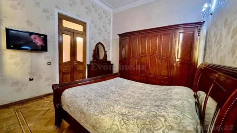 Kirayə verilir 3 otaqlı Mənzil Köhnə tikili 135 m² Sahil m. - şəkil 22