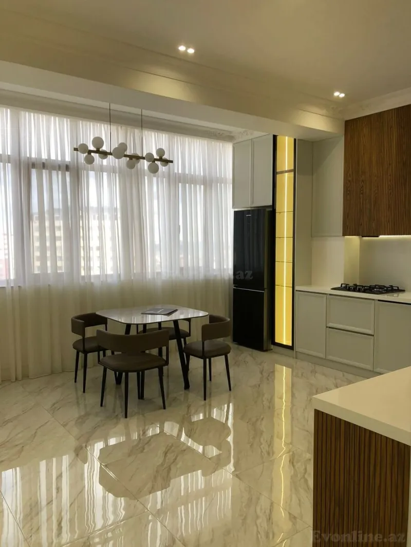 Satılır 4 otaqlı Mənzil Yeni tikili 140 m² 4-cü mikrorayon - şəkil 3