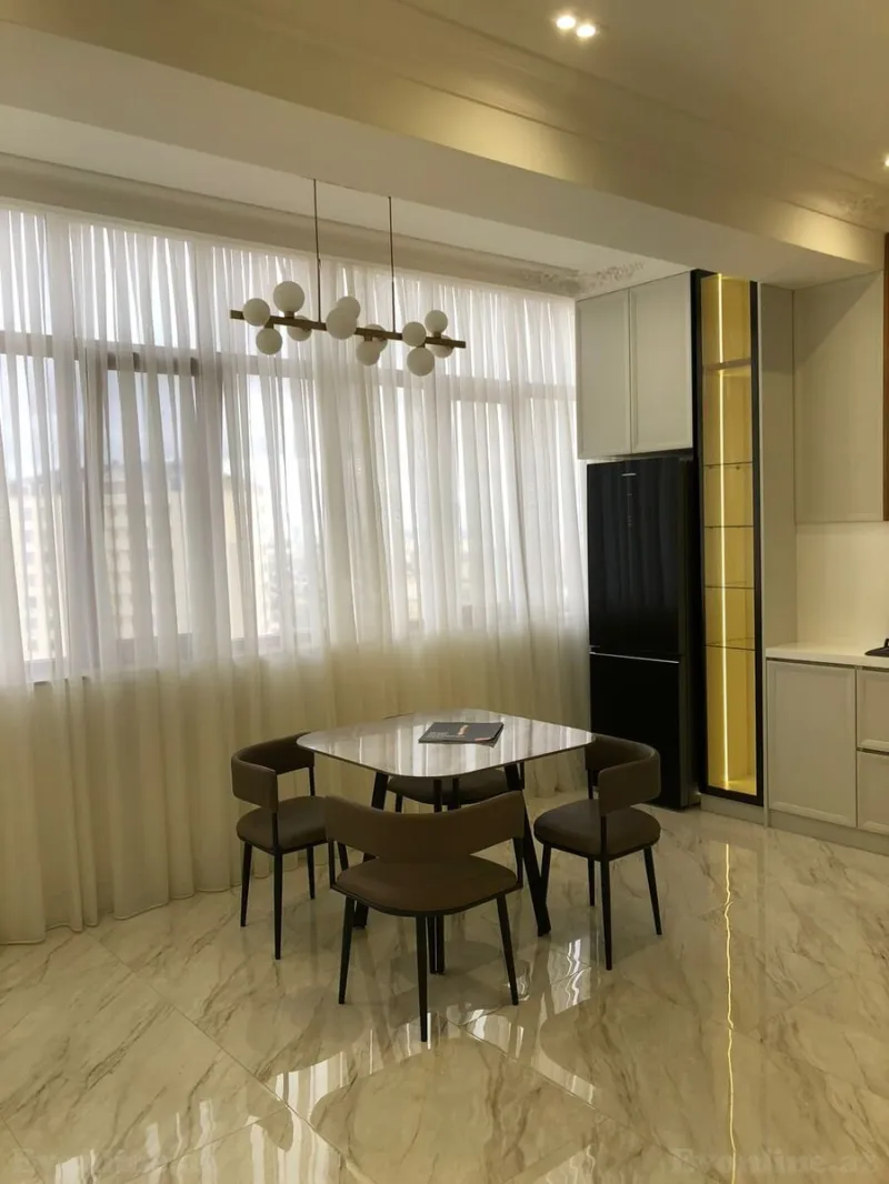 Satılır 4 otaqlı Mənzil Yeni tikili 140 m² 4-cü mikrorayon - şəkil 10