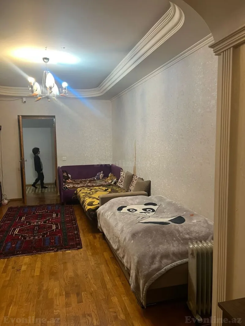 Kirayə verilir 3 otaqlı Mənzil Köhnə tikili 84 m² Elmlər Akademiyası m.