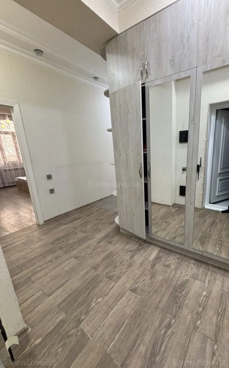 3 otaqlı Mənzil 120 m² 5-ci mikrorayon Kirayə verilir