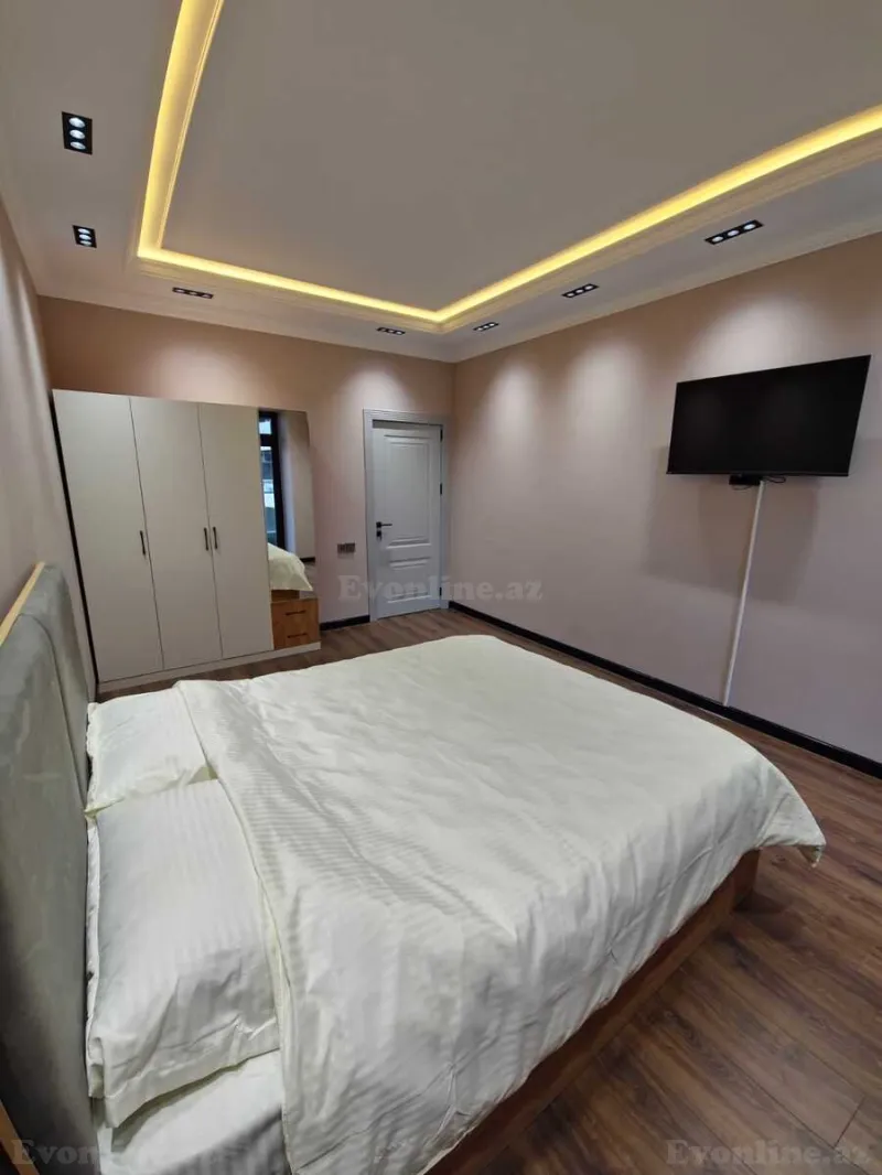 Satılır 4 otaqlı Mənzil Yeni tikili 140 m² 4-cü mikrorayon - şəkil 6