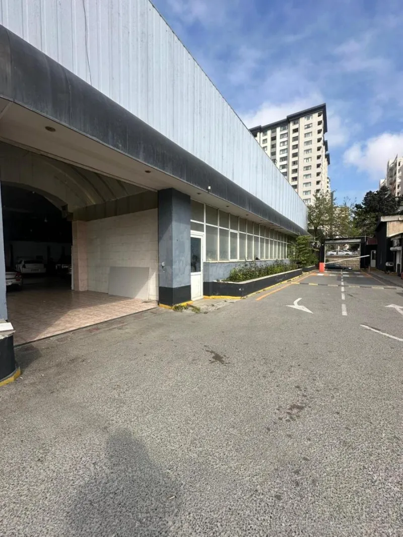 Obyekt 800 m² 8 Noyabr m. Kirayə verilir