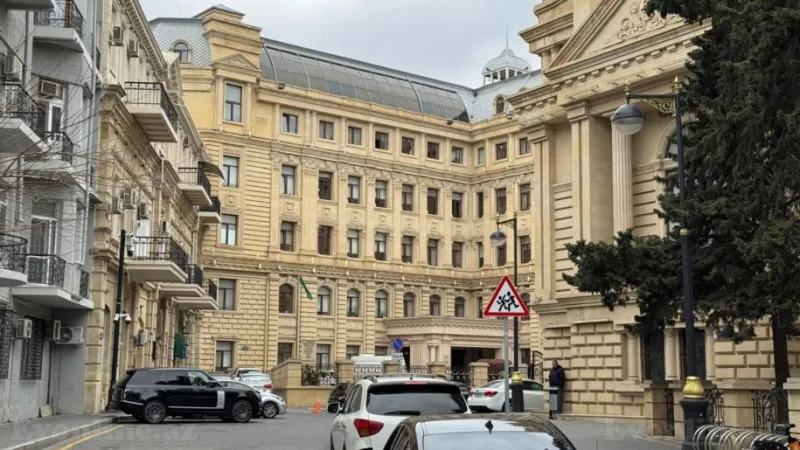 3 otaqlı Mənzil 110 m² İçərişəhər m. Satılır