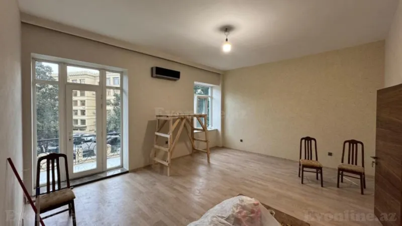 Satılır 3 otaqlı Mənzil Köhnə tikili 110 m² İçərişəhər m. - şəkil 3