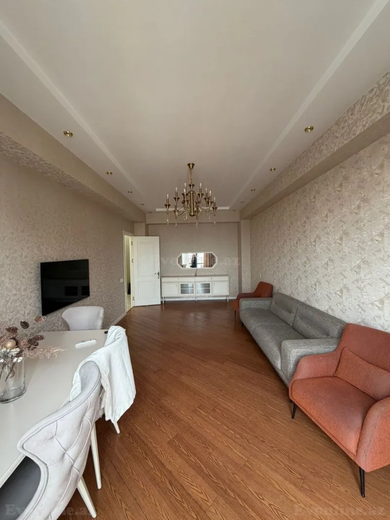 Kirayə verilir 3 otaqlı Mənzil Yeni tikili 120 m² İnşaatçılar m. - şəkil 2