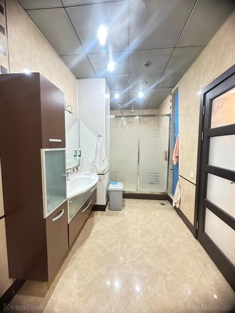 Satılır 4 otaqlı Mənzil Yeni tikili 240 m² Nəsimi r. - şəkil 23