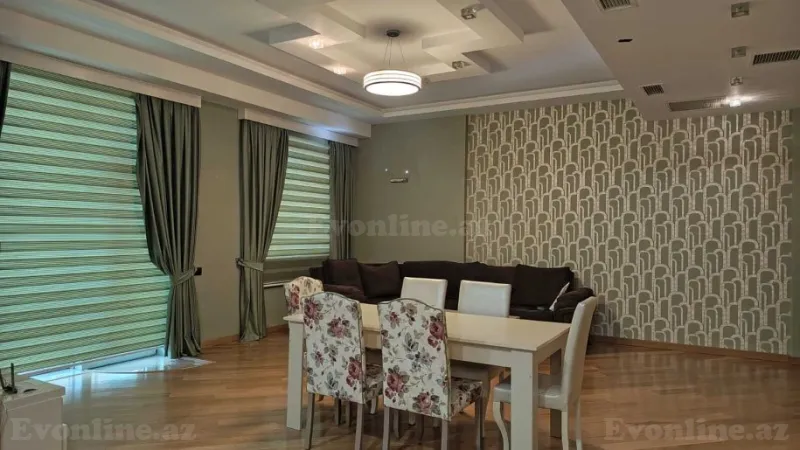 3 otaqlı Ofis 155 m² Elmlər Akademiyası m. Kirayə verilir