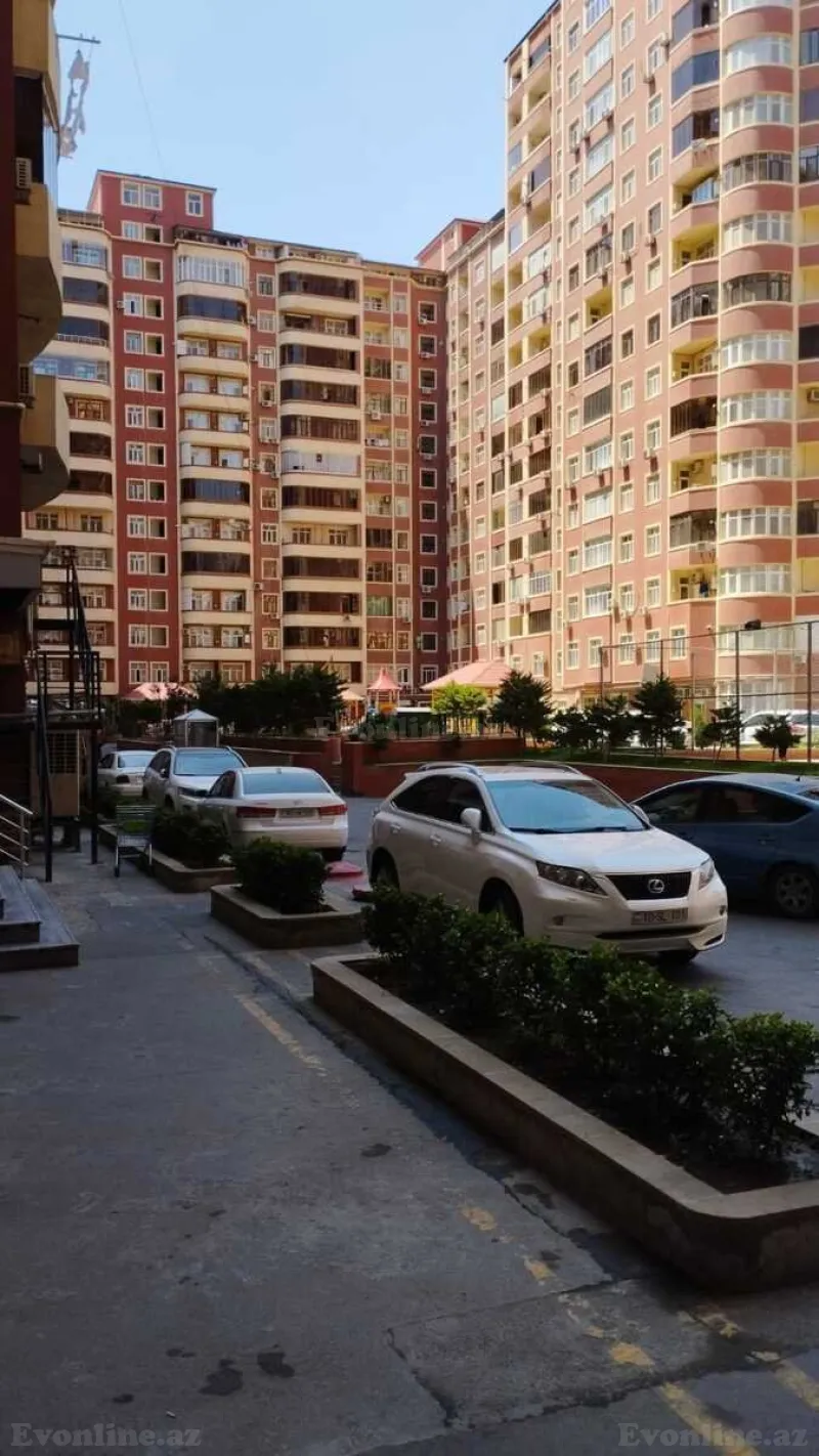 Kirayə verilir 2 otaqlı Mənzil Yeni tikili 88 m² 8-ci mikrorayon