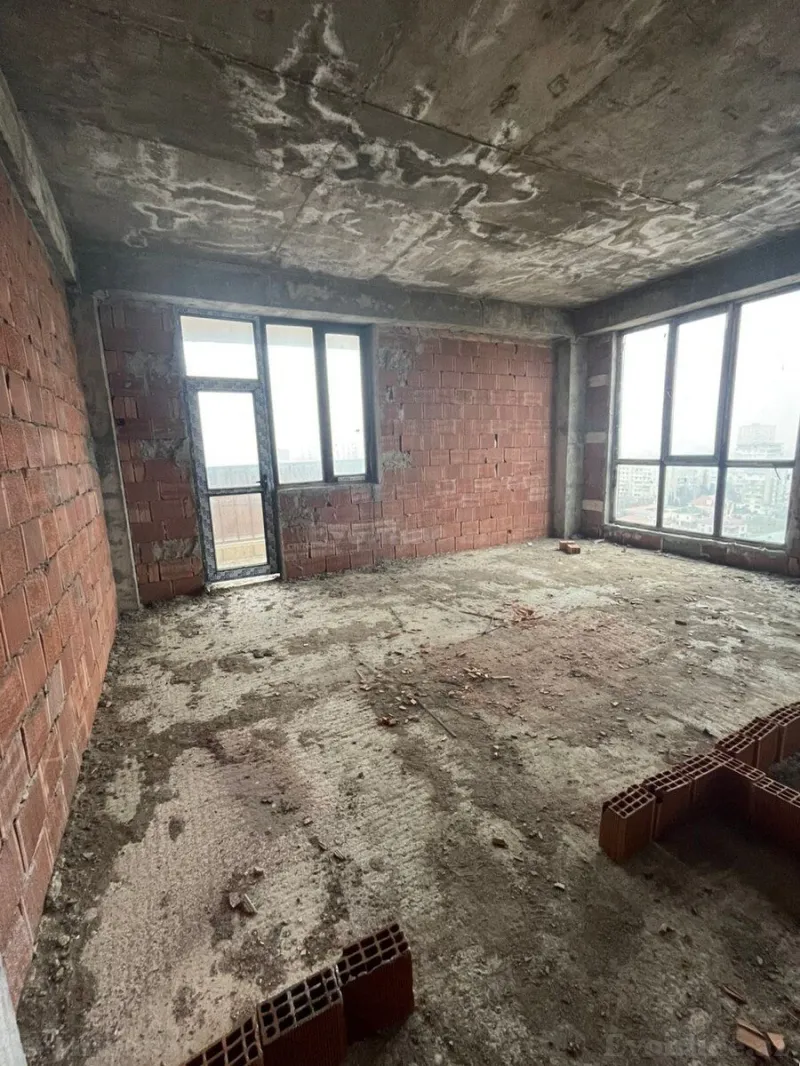 Satılır 3 otaqlı Mənzil Yeni tikili 92 m² Azadlıq prospekti m. - şəkil 3