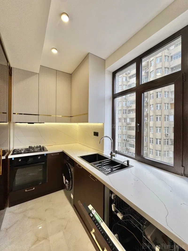 Satılır 3 otaqlı Mənzil Yeni tikili 98 m² Nərimanov r. - şəkil 4