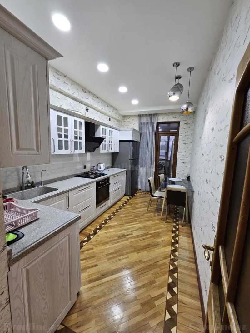 Kirayə verilir 5 otaqlı Mənzil Yeni tikili 100 m² Neftçilər m. - şəkil 2