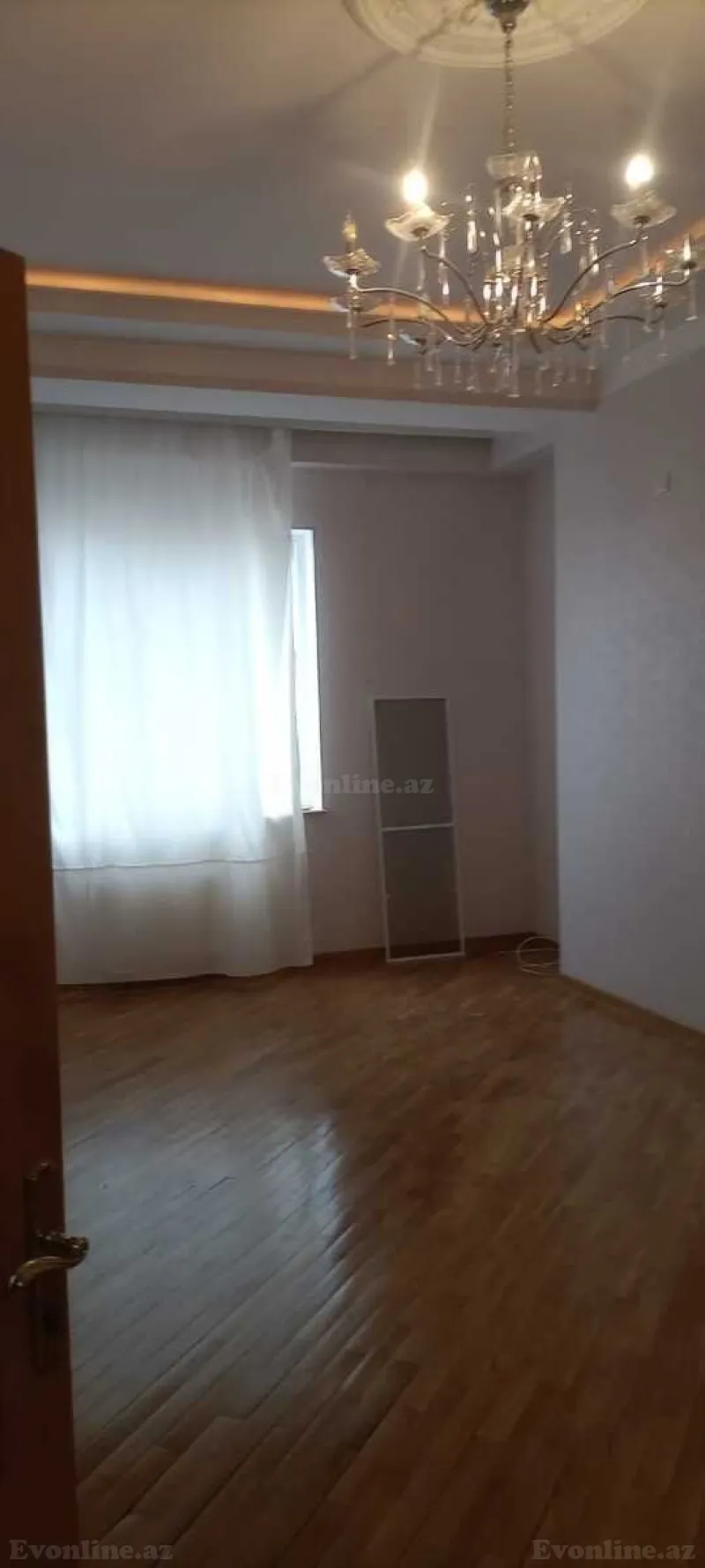 2 otaqlı Ofis 100 m² 28 May m. Kirayə verilir