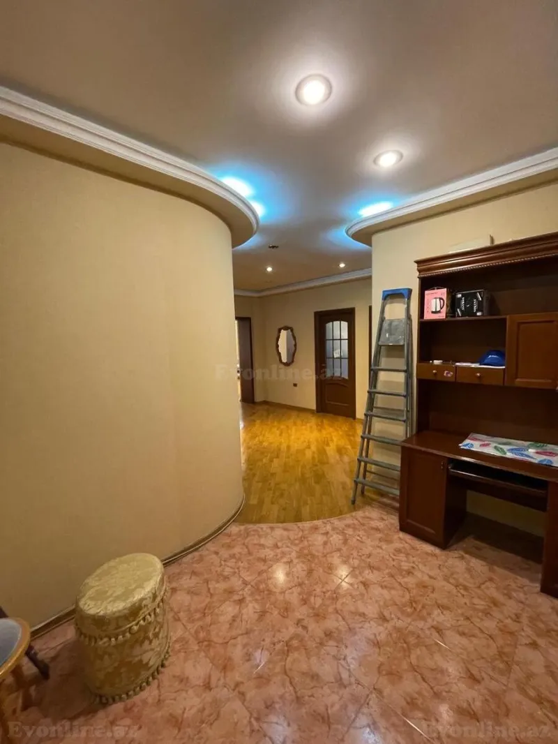 Satılır 3 otaqlı Mənzil Yeni tikili 165 m² 28 May m. - şəkil 13